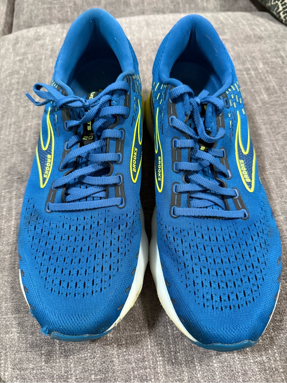 Brooks Men's Athletic Running Shoes in Blue with Yellow  Glycerin 20 size 12.5